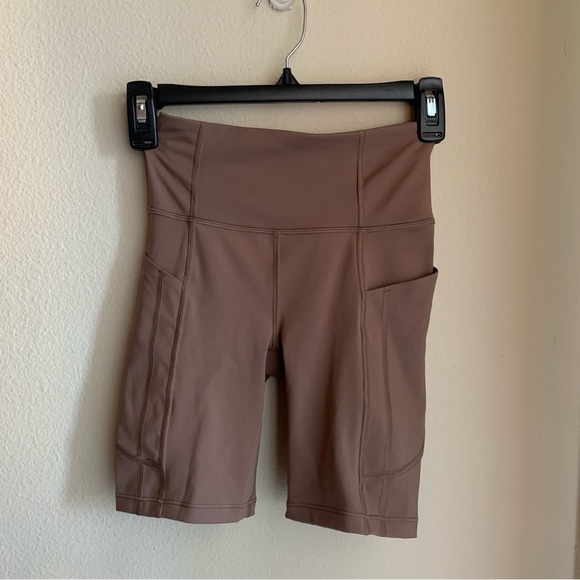 Athleta Ultimate Stash 7” Short Size XXS - Picture 2 of 5